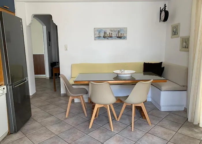 Violeta Family Livadia Páros